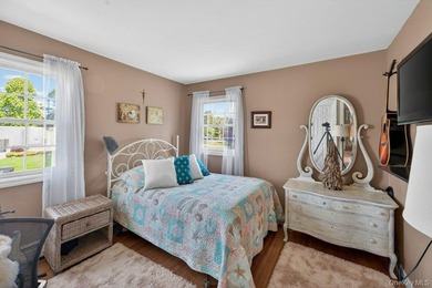 Charm meets convenience, and an abundance of space, in this - photo 23