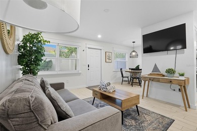 Welcome to *Captains Quarters* this luxury duplex is recently - photo 4