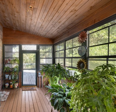 This family compound boast 2 family homes, with over 2,400+ sq - photo 7