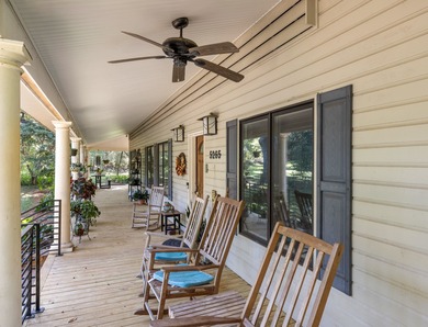 This family compound boast 2 family homes, with over 2,400+ sq - photo 10