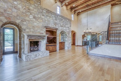 Tuscan home on 2 lots, 3 new a/c's, new roof 2021, new wood - photo 7