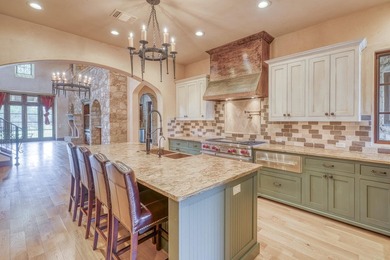 Tuscan home on 2 lots, 3 new a/c's, new roof 2021, new wood - photo 10