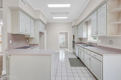 FRESHLY PAINTED EXTERIOR TO LOVELY ALABASTER WHITE STUCCO.!! - photo 16
