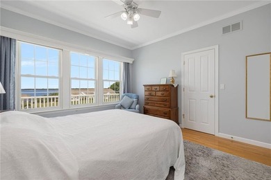 We invite you to explore this expansive end-unit - photo 18