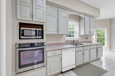 FRESHLY PAINTED EXTERIOR TO LOVELY ALABASTER WHITE STUCCO.!! - photo 19