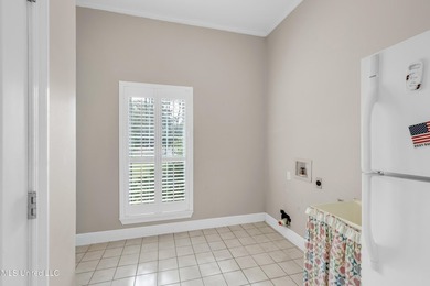 FRESHLY PAINTED EXTERIOR TO LOVELY ALABASTER WHITE STUCCO.!! - photo 20