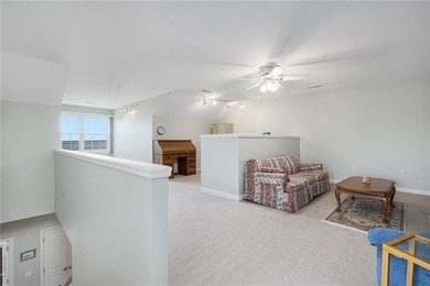 We invite you to explore this expansive end-unit - photo 27