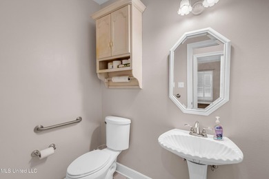 FRESHLY PAINTED EXTERIOR TO LOVELY ALABASTER WHITE STUCCO.!! - photo 28