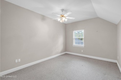 FRESHLY PAINTED EXTERIOR TO LOVELY ALABASTER WHITE STUCCO.!! - photo 32