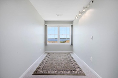 We invite you to explore this expansive end-unit - photo 32