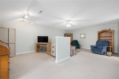 We invite you to explore this expansive end-unit - photo 34