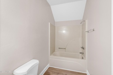 FRESHLY PAINTED EXTERIOR TO LOVELY ALABASTER WHITE STUCCO.!! - photo 35