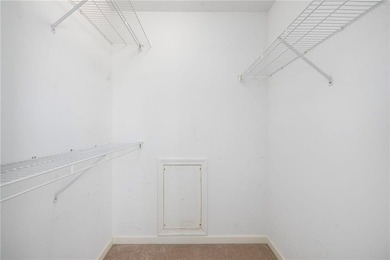 We invite you to explore this expansive end-unit - photo 38