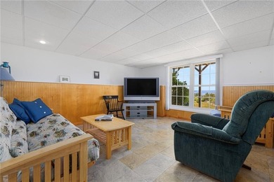 We invite you to explore this expansive end-unit - photo 39