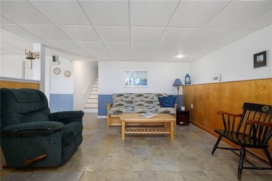 We invite you to explore this expansive end-unit - photo 40