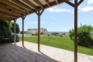 We invite you to explore this expansive end-unit - photo 41