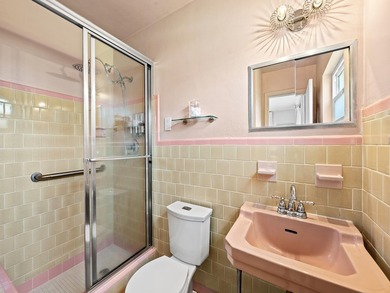 Tastefully updated 3/2 residence on a quiet, walkable street in - photo 22