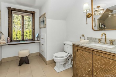 Private Gated Gold Coast Estate | Waterview. Set on - photo 26