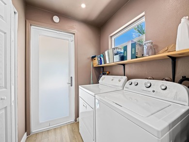 Tastefully updated 3/2 residence on a quiet, walkable street in - photo 31