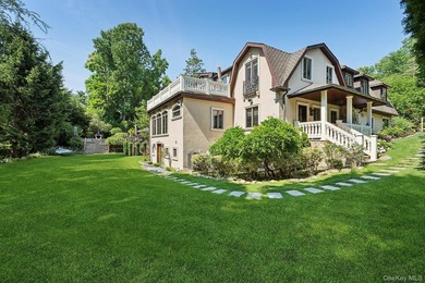 Private Gated Gold Coast Estate | Waterview. Set on - photo 36