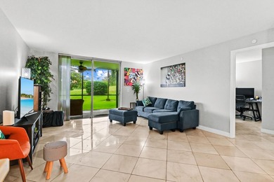 Beautifully remodeled 3-bedroom, 2-bath CORNER UNIT in - photo 15
