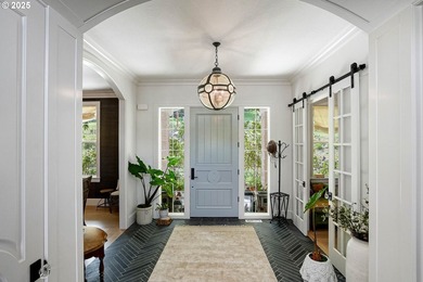 Beautiful one of a kind CUSTOM HOME, in a hard to find West - photo 16