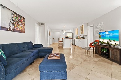 Beautifully remodeled 3-bedroom, 2-bath CORNER UNIT in - photo 17