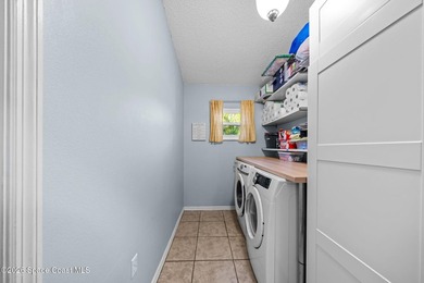 Spacious and beautifully maintained 3 bedroom, 2 bathroom home - photo 17