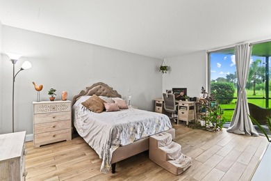 Beautifully remodeled 3-bedroom, 2-bath CORNER UNIT in - photo 18