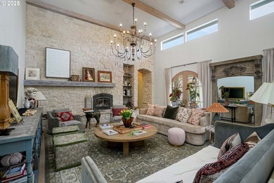 Beautiful one of a kind CUSTOM HOME, in a hard to find West - photo 18