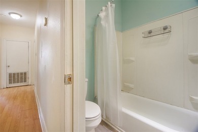 Adorable bungalow tucked away on a private street just moments - photo 20