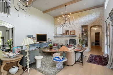 Beautiful one of a kind CUSTOM HOME, in a hard to find West - photo 20
