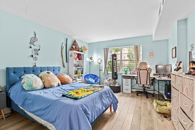 Beautifully remodeled 3-bedroom, 2-bath CORNER UNIT in - photo 24