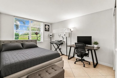 Beautifully remodeled 3-bedroom, 2-bath CORNER UNIT in - photo 26