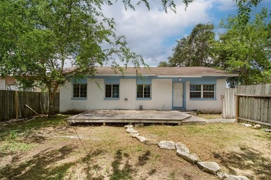 Adorable bungalow tucked away on a private street just moments - photo 28