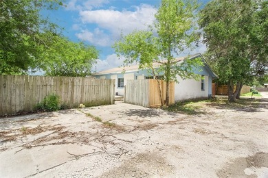 Adorable bungalow tucked away on a private street just moments - photo 30