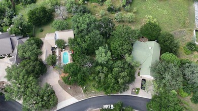 Tucked into the heart of Horseshoe Bay, this exceptional - photo 2