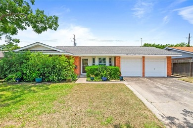 This well-maintained 3 bedroom, 2 bath home offers 1,358 square - photo 1