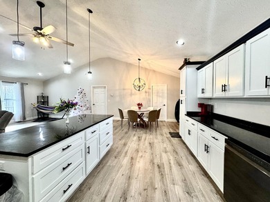 Welcome to this spacious home at 303 Sonny Aaron Dr, Jamestown! - photo 11