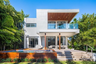 Recently reimagined with a comprehensive landscape and outdoor - photo 2