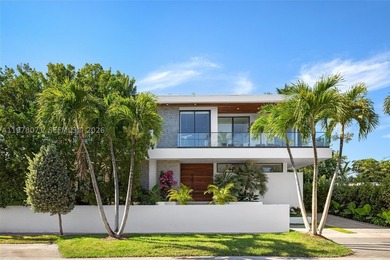 Recently reimagined with a comprehensive landscape and outdoor - photo 3