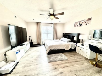 Welcome to this spacious home at 303 Sonny Aaron Dr, Jamestown! - photo 16