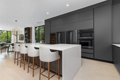 Recently reimagined with a comprehensive landscape and outdoor - photo 10