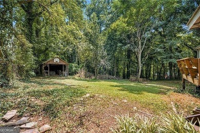 Nestled in a quiet small neighborhood, this timeless 1960 - photo 26
