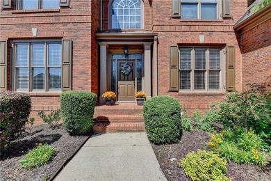 PRICE TO SELL!!! Welcome to this stunning 5-bedroom, 5 full bath - photo 3