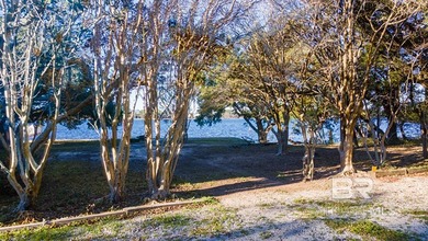 Experience the rare combination of privacy, beauty, and - photo 7