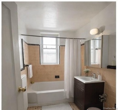 Sun-Filled 1BR Co-op in prime Flushing with Low Maintenance! - photo 6