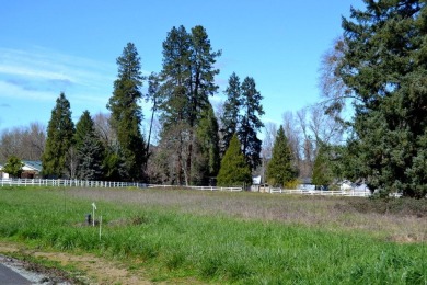 Lake Acreage For Sale in Grants Pass, Oregon