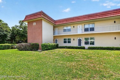 Enjoy easy Florida living in this charming first floor - photo 3