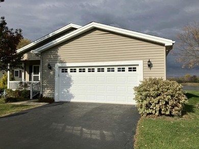 (private lake, pond, creek) Home For Sale in Grayslake Illinois